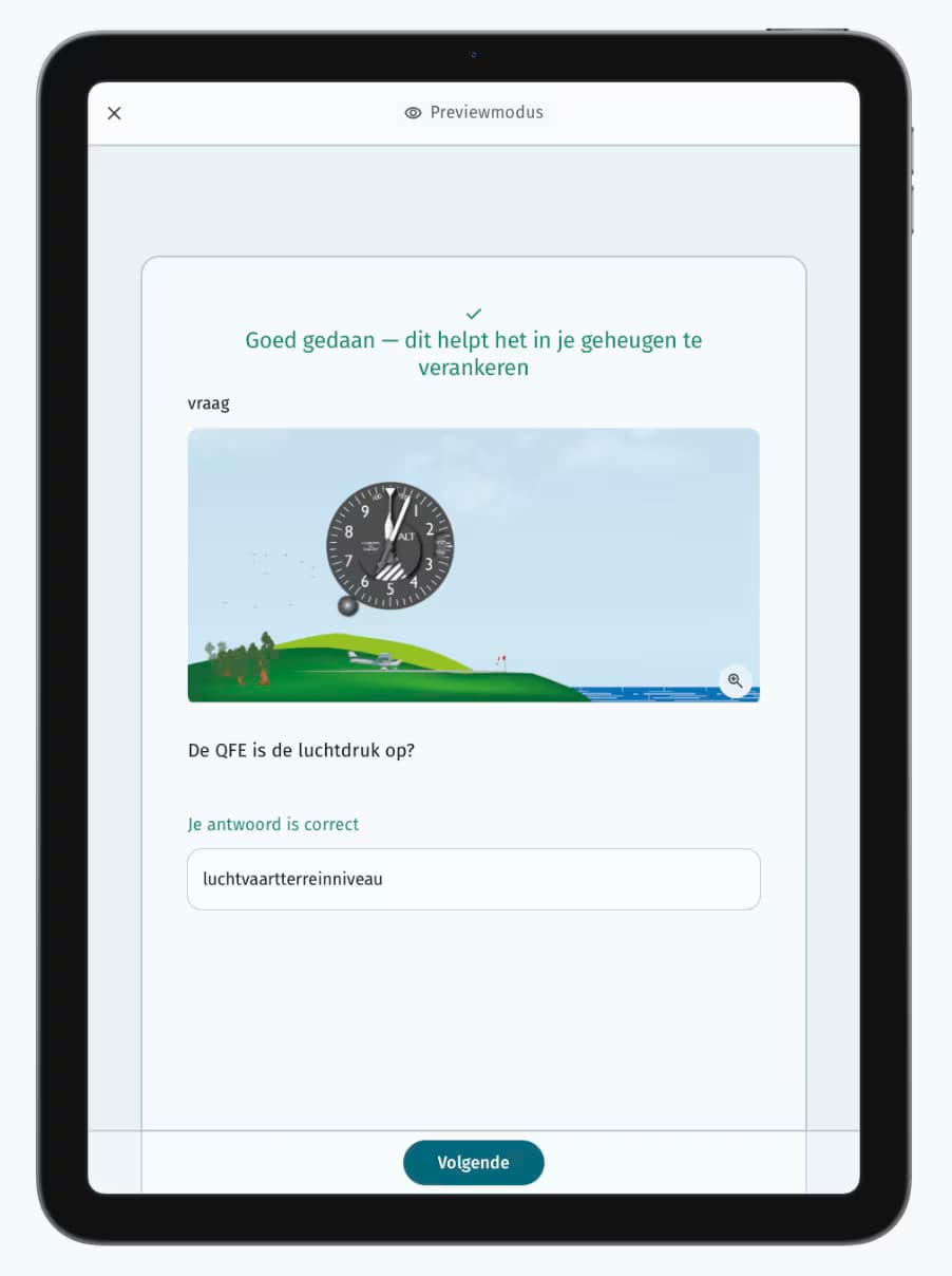 Vue tablette de Drillster confirmant une bonne reponse dans une question pratique de Vliegschool Hilversum